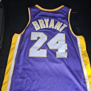 LA Laker's Kobe Bryant Lakers Jersey XL Men Purple EUC